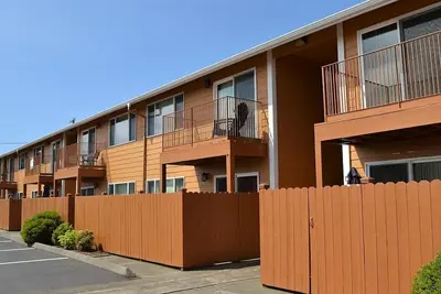 Image de Riverwalk Condominiums # 11 - Rez-de-chaussée avec terrasse privée, proche de la plage et du centre de conventions