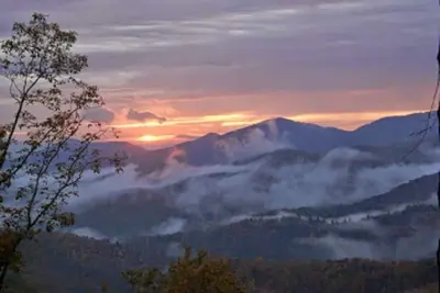 Image de Haute altitude Hide Away - Montagnes, Forêt nationale de Cherokee