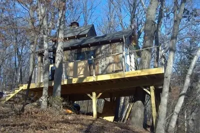 Image de Ten Acre Treehouse \"Whitetail\" 2-4 personnes