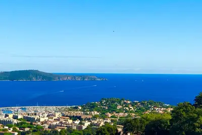 Image de Merveilleuse villa avec piscine chauffée et vue d’exception sur mer et colline