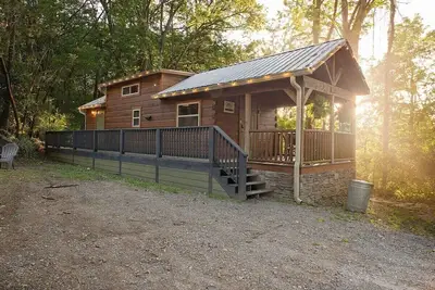 Image de Thomas Cabin - Ft. de Lookout Mountain, Forêt Nationale - Côté Ville