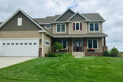 Image de Maison exclusive de terrain de golf, vues incroyables. Location de rallye imbattable!