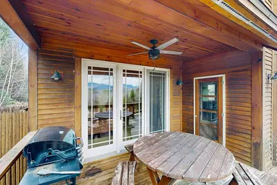 Image de Grande cabine avec une vue magnifique, parfaite pour les grandes familles!