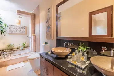 Image de Villa de luxe 1br dans une ruelle calme dans le centre de Seminyak, à distance de marche de Bali Deli