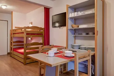 Image de 50m du centre station, 2ème étage, balcon, 25m², Brides Les Bains