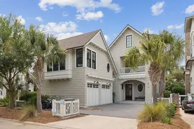 Image de Piscine chauffée privée! Vues étonnantes! Voiturette de golf! Grand espace de divertissement!