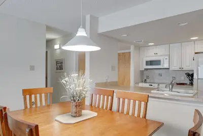 Image de Condo sur la plage avec piscine