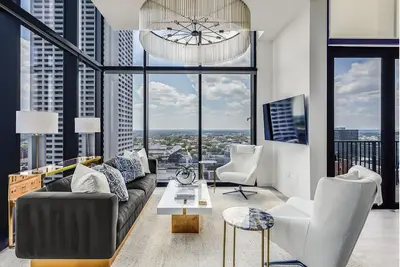 Image de Vue Spectaculaire Penthouse by Atlanta Luxury Rentals