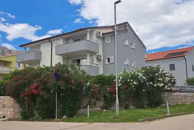Image de Appartement de vacances meublé de façon moderne, avec air conditionné et balcon