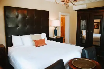 Image de Historic Dickson Street Inn Au cœur du centre-ville de Fayetteville, dans l'Arkansas!