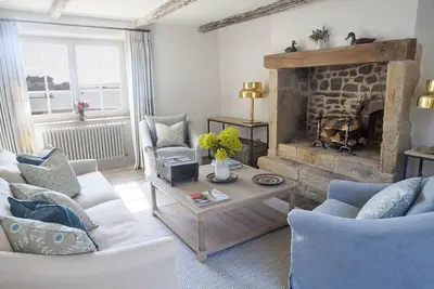 Image de Maison bretonne de luxe au bord de la mer pour 8 personnes.