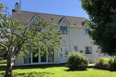 Image de Bryn Hyffryd Cottage. 10 couchages, grand jardin, très proche de la plage