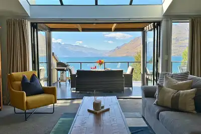 Image de Lakefront Luxury 912 Le Beacon