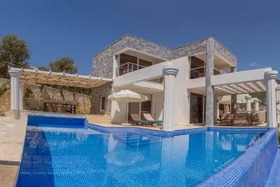 Villa Ada - villa de luxe de 4 chambres à 10 minutes à pied de la plage.
