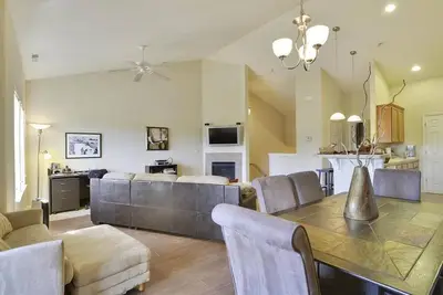 Image de Tahoe Stoneridge ** près du centre-ville **