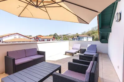 Image de Appartement moderne à Hendaye, 400m de la plage, terrasse, parking et WiFi inclus