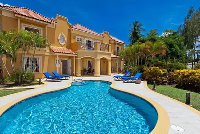 Image de Villa de luxe de 4 chambres située à quelques pas de la plage de Mullins Bay à la Barbade