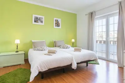 Image de Toute la maison, 2. Suite en front de mer avec vue sur la mer et jardin privé.