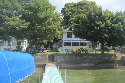 Image de Cottage au bord du lac près du Cmac