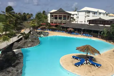 Image de Superbe T2 récemment rénové avec vue imprenable à la RÉSIDENCE Manganao