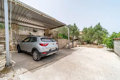 Image de Stone House Blaca - Maison en pierre de trois chambres avec terrasse et vue sur la mer