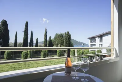 Image de Appartement Orchidea avec vue sur le lac d'Iseo avec terrasse, 4 lits, 2 salles de bains