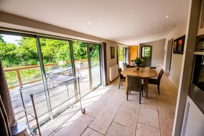 Image de Maison au bord de l'eau \"la Lagune\" 2 chambres + accès piscine  Spa