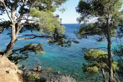 Image de Studio Cabine dans Résidence avec Piscine et Tennis, Proximité Plages