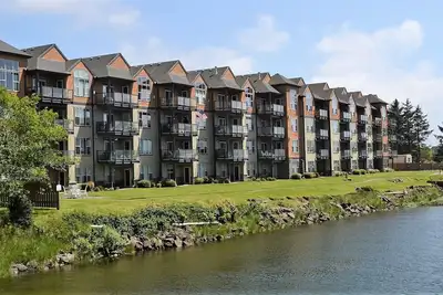 Image de 2Bed / 2Bath Upscale, Condos au bord de la rivière. Près de Beach & Convention Ctr