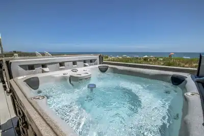 Image de Nuances de bleu | Oceanfront | Chiens bienvenus, bain à remous | Kill Devil Hills