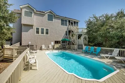 Image de Toutes les mains sur le pont | 500 m de la plage | Piscine privée, bain à remous