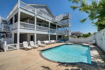 Image de Villa Del Sol | 1190 pieds de la plage | Chiens bienvenus, piscine privée, bain à remous