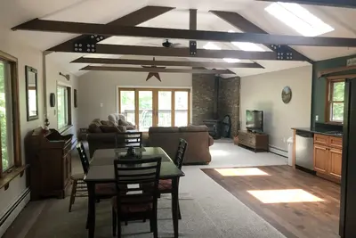 Image de Cœur du lac Harmony! Juste à côté du lac - distance de marche des restaurants et des bars