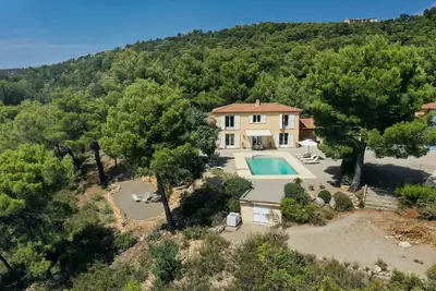 Image de Villa \"Le Sortilège\" : vue panoramique et piscine