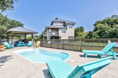 Image de Confort côtier | 200 m de la plage | Piscine privée, bain à remous