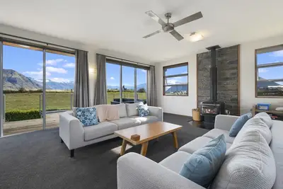 Image de Vues Infinity - Maison de vacances moderne Wanaka