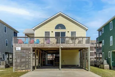 Image de Plage reliée | 100 m de la plage | Dog Friendly, bain à remous