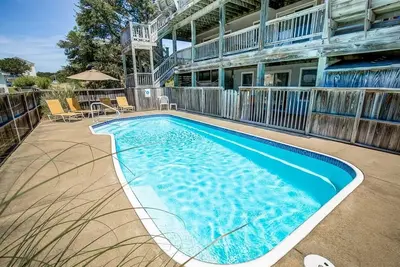 Bonne journée au soleil | 150 m de la plage | Piscine privée, bain à remous