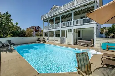 Image de Un paradis de pirate | 150 m de la plage | Chiens bienvenus, piscine privée, bain à remous