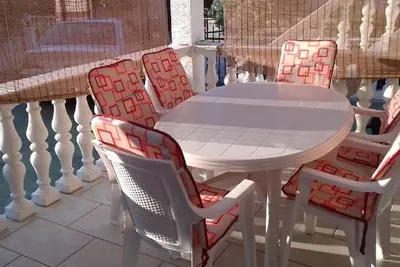 Image de Appartement de deux chambres avec la terrasse Vir (A-17492-a)