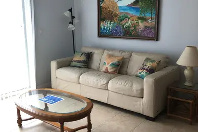 Image de Condo lumineux et neuf à quelques pas de la plage et de la baie