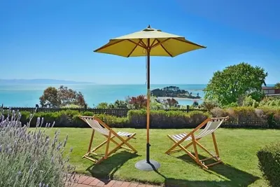 Image de The Cliffs - Nelson Waterfront Home avec vue