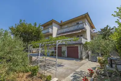 Image de Appartement de vacances Jadranovo pour 2 - 8 personnes avec 3 chambres à coucher - Appartement de va