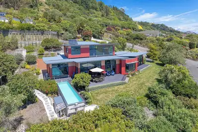 Image de Pohutukawa House - Views, Pools, Serenity!