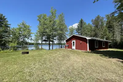Image de Cabine Lakeside Familiale Lac PRIVÉ Et PÊCHE Acerage PÊCHE Chasse Et Nature