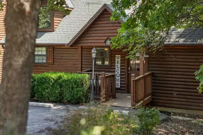 Image de Luxe dans les suites principales Ozarks-Four, 14 personnes, beaucoup d’espace pour toute la famille! -20