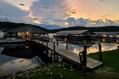 Image de Ozark Beach Resort Location de cabines et bateaux