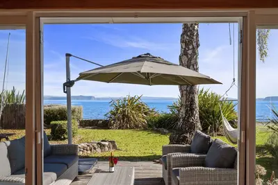 Image de North Cole Cottage - Front du lac Hatepe et maison de vacances acceptant les animaux domestiques