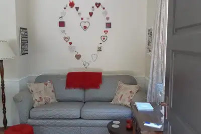 Image de Unité indépendante mignonne, décalée et miteuse dans la campagne