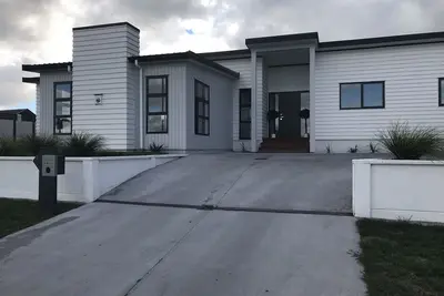 Image de Grande maison familiale - parfaite pour les jeux Aims - 2020
